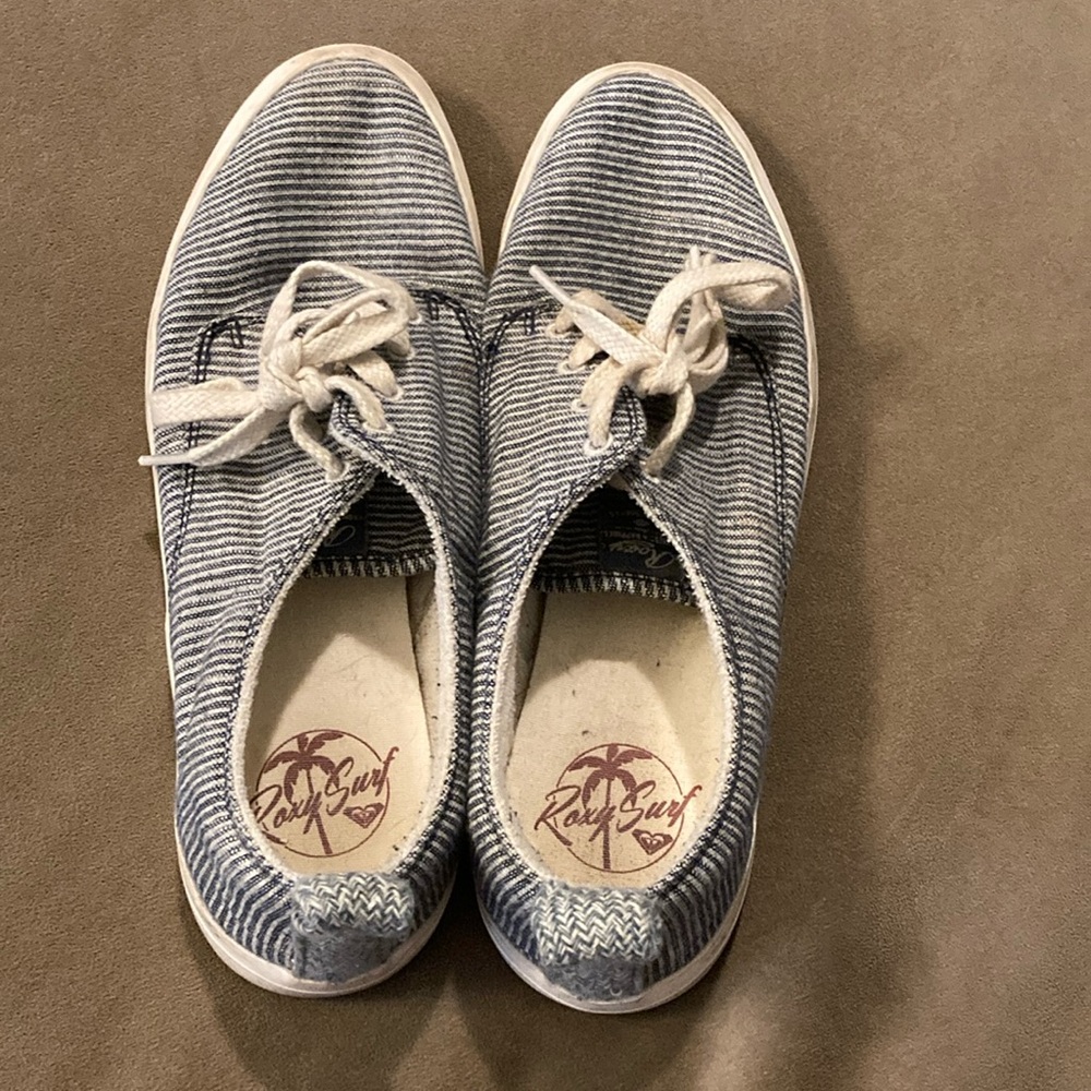 Blue & white striped ROXY Surf sneakers. Size 9.
